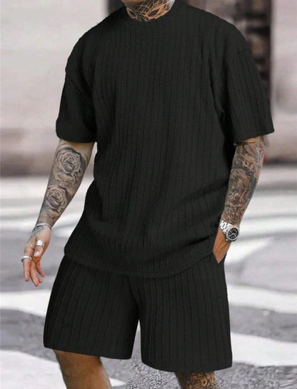 Round-neck pullover vertical stripe T-shirt and shorts